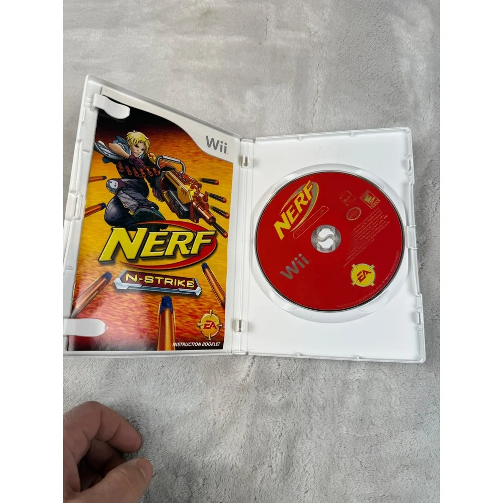 Nintendo Wii Game Lot Nerf N-Strike and Are You Smarter Than a 5th Grader Bundle